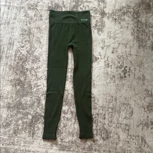 Forest Green Leggings with Elastic Waistband and Full-Length Fit